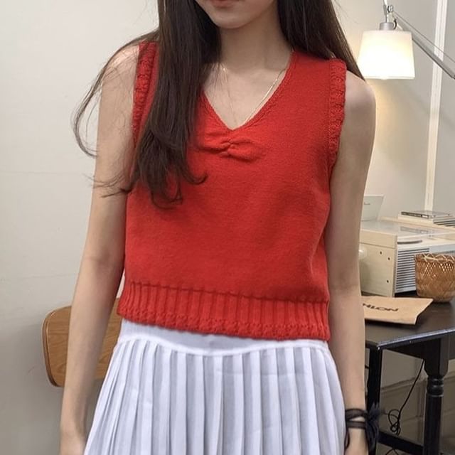 Sleeveless V-Neck Solid Ruched Tank