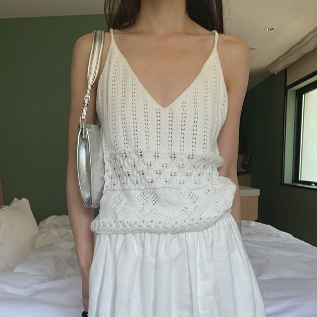 Spaghetti Strap V-Neck Solid Knit Camisole
