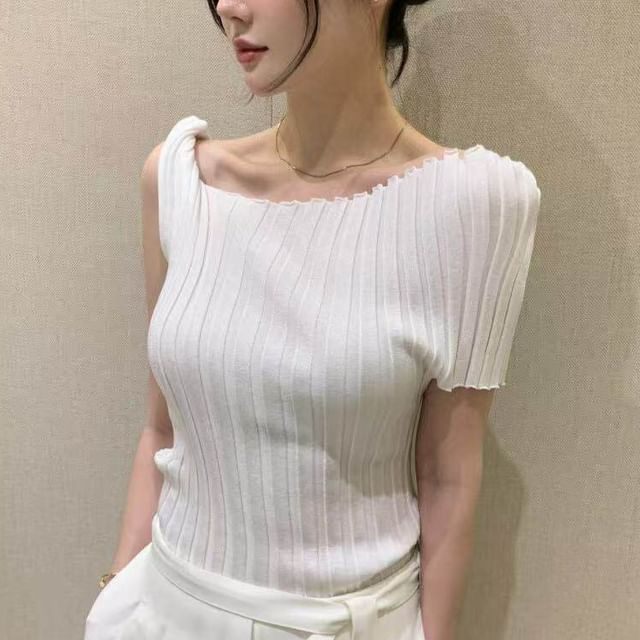 Short Sleeve Boatneck Solid Knit Top