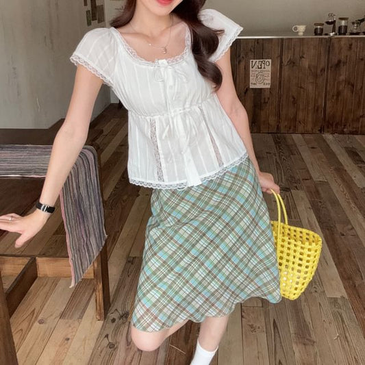 Cap-Sleeve Scoop Neck Lace Trim Button-Up Crop Blouse / High Waist Plaid A-Line Skirt