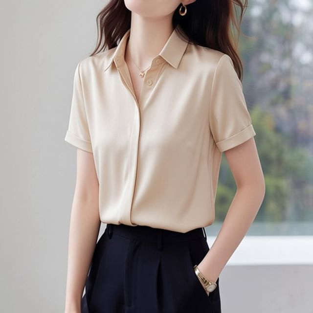 Collared Short Sleeve Button Down Shirt