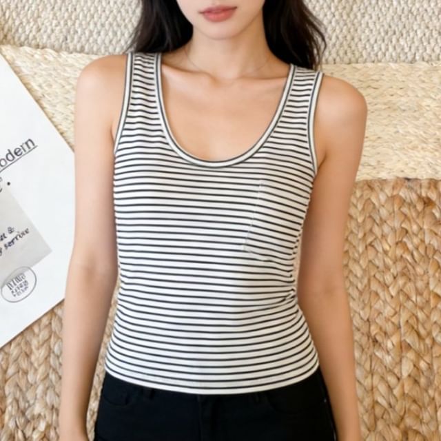 Mock Two-Piece Scoop Neck Lace Trim Padded Crop Tank Top