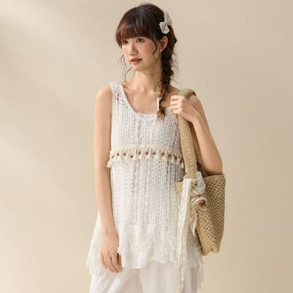 Sleeveless V-neck Crochet Lace Tasseled Top