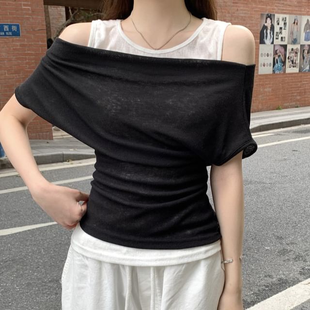 Mock Two-Piece Cold Shoulder Crew Neck Two Tone T-Shirt