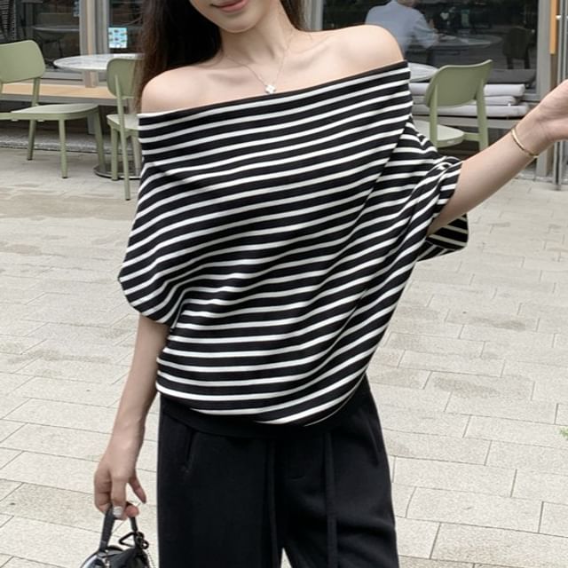 Off-Shoulder Batwing Sleeve T-Shirt