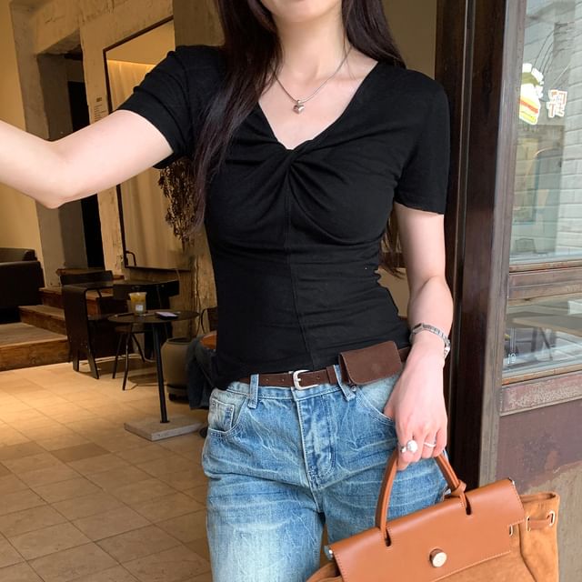 Twisted Slim Fit V-Neck Short Sleeve T-Shirt