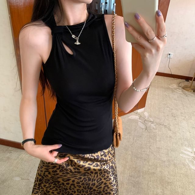 Asymmetric Cutout Slim Fit Tank Top