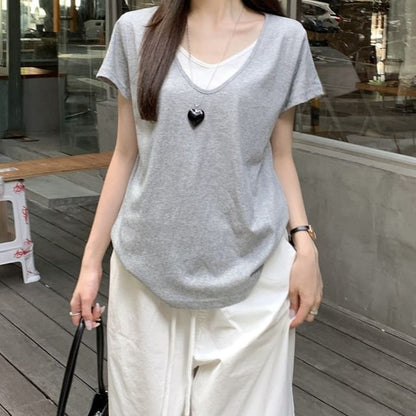 Mock Two-Piece Two Tone V-Neck Short Sleeve T-Shirt