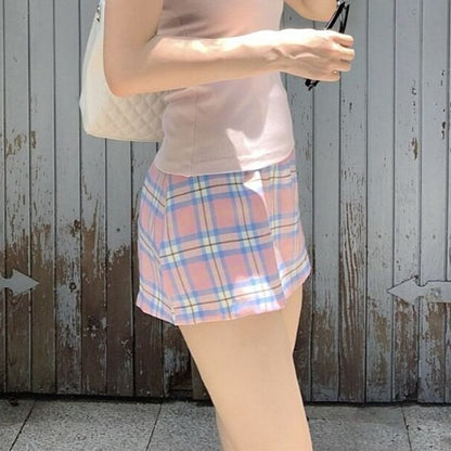 Scoop Neck Plain Tank Top / Mid Rise Plaid Mini Pencil Skirt