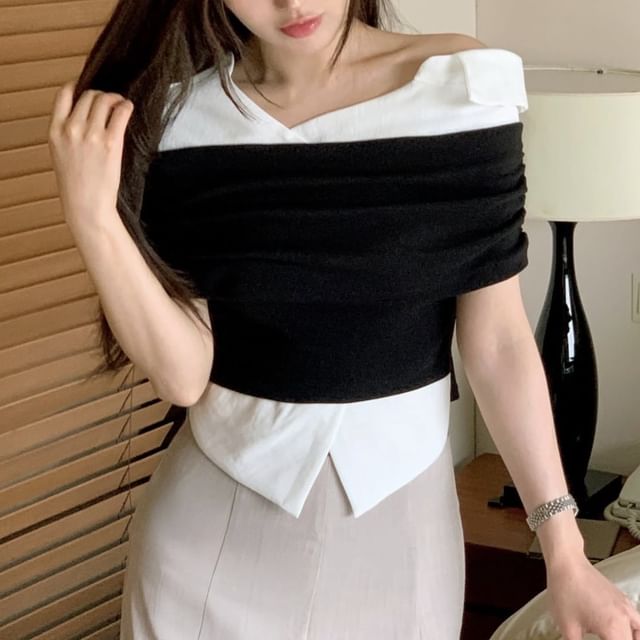 Mock Two-Piece Short-Sleeve Off-Shoulder Two Tone Ruched Blouse