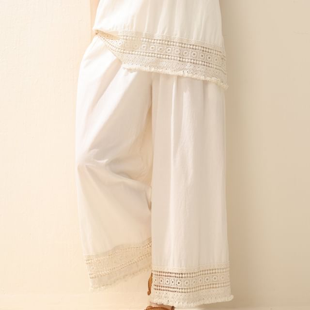 Sleeveless Crew Neck Plain Lace Trim Blouse / High Waist Cropped Wide Leg Pants / Set