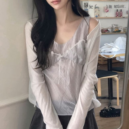 Lace Trim Sleeveless Blouse