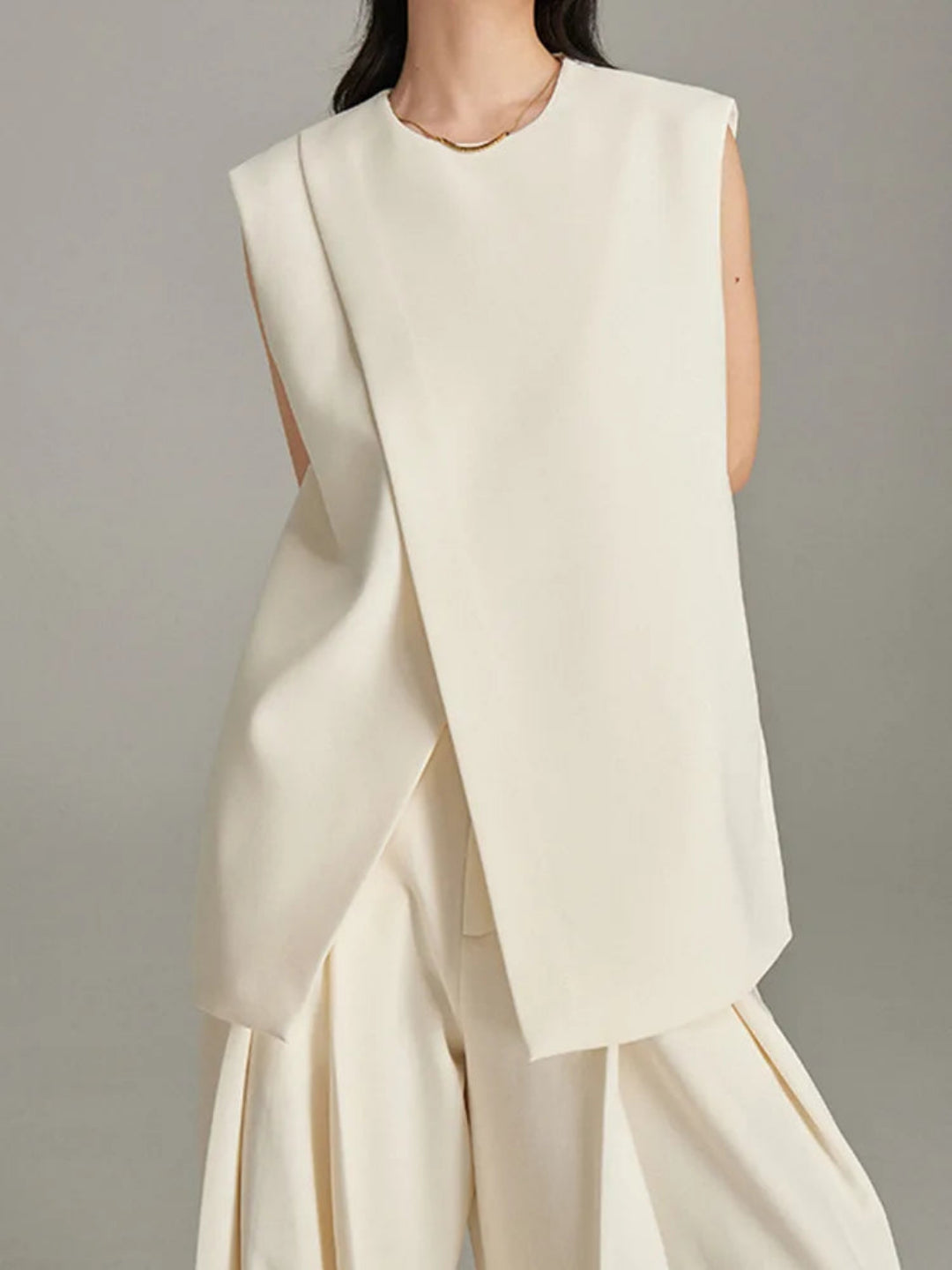 Modern Sleeveless Slit Tunic Top Hem O-neck Cream