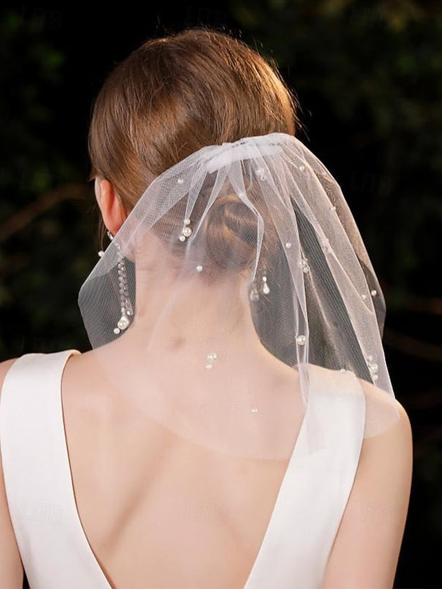 Short with Pearl – Veil and Embellishments Bridal Crystal