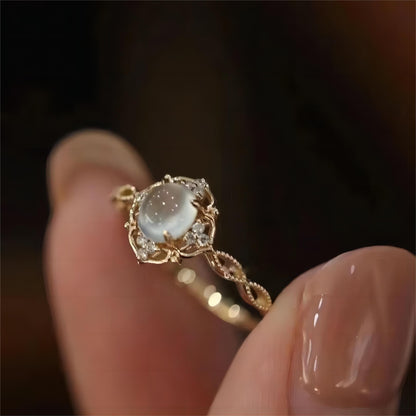 Baroque-style Moonstone Shinning Ring