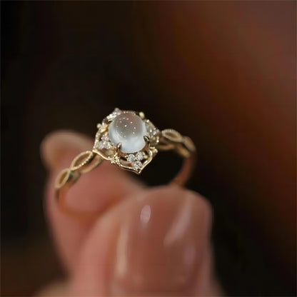 Baroque-style Moonstone Shinning Ring