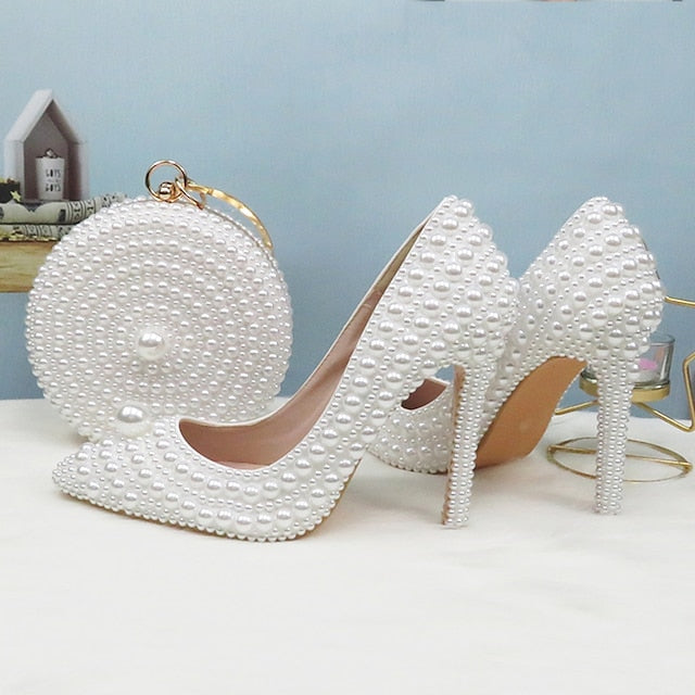 Pearl-Embellished Pearl Stiletto Round Set and Heels White Purse