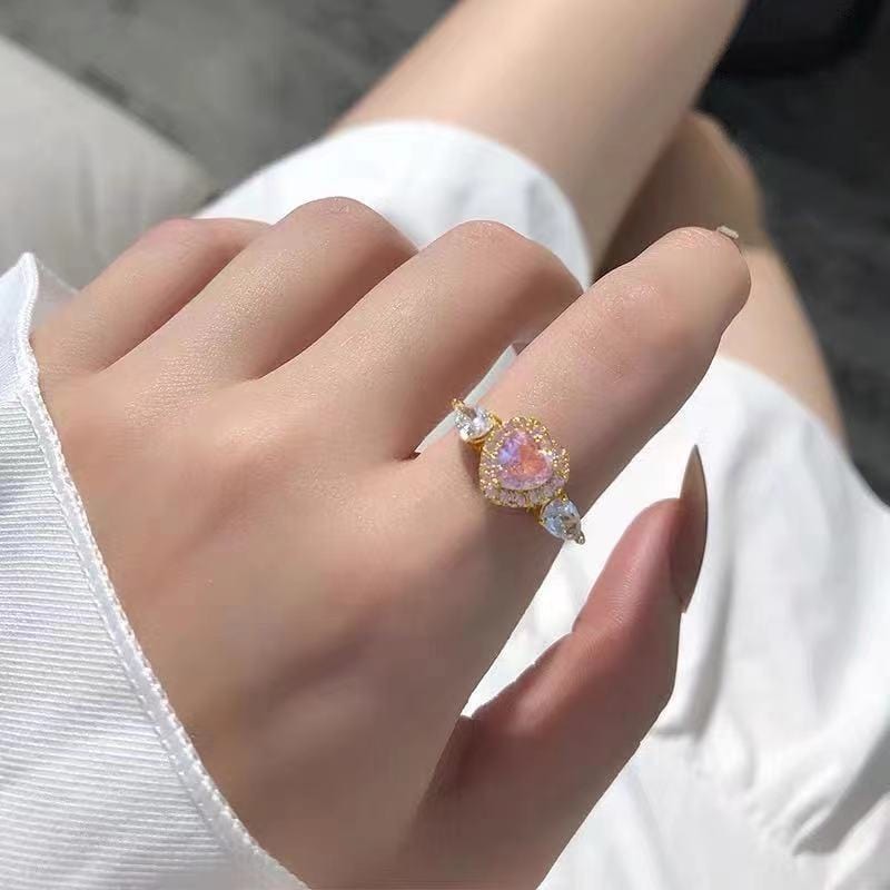 Verstellbarer Ring mit Engelsflügeln aus rosa Kristall