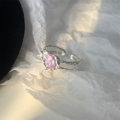 Verstellbarer Ring mit rosa Kristallherz