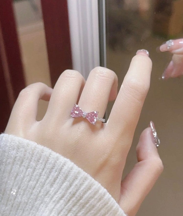 Bague chic en forme de cœur avec nœud papillon en cristal