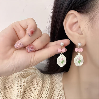 Chic Pink Tulip Earrings