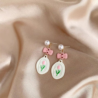 Chic Pink Tulip Earrings