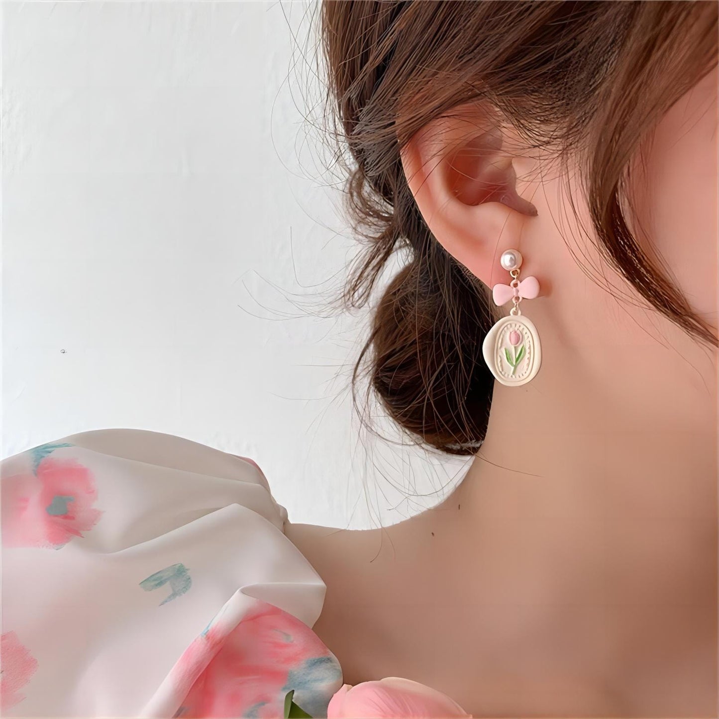 Chic Pink Tulip Earrings