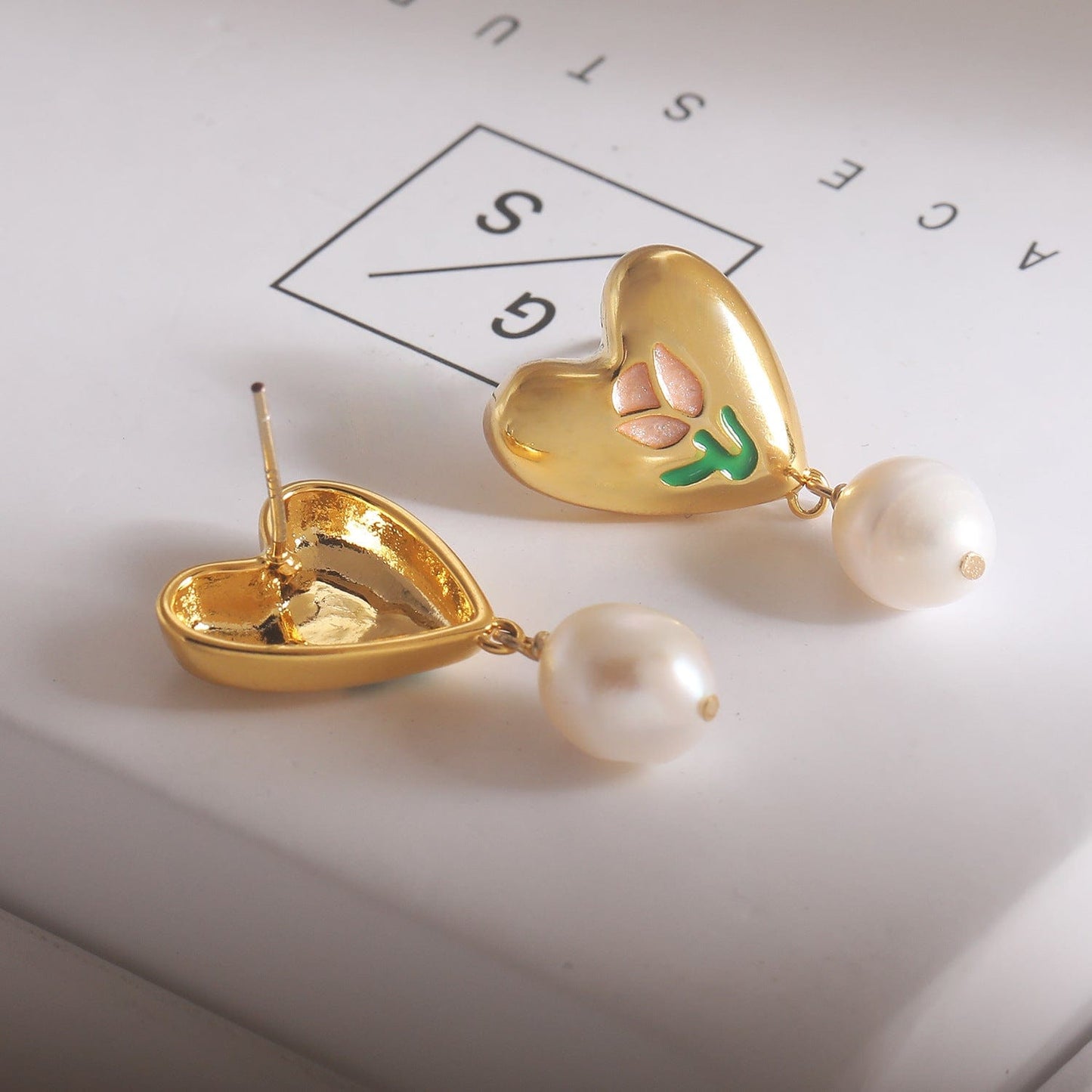 Tulip Heart Pearl Earrings