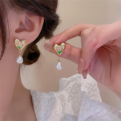 Tulip Heart Pearl Earrings