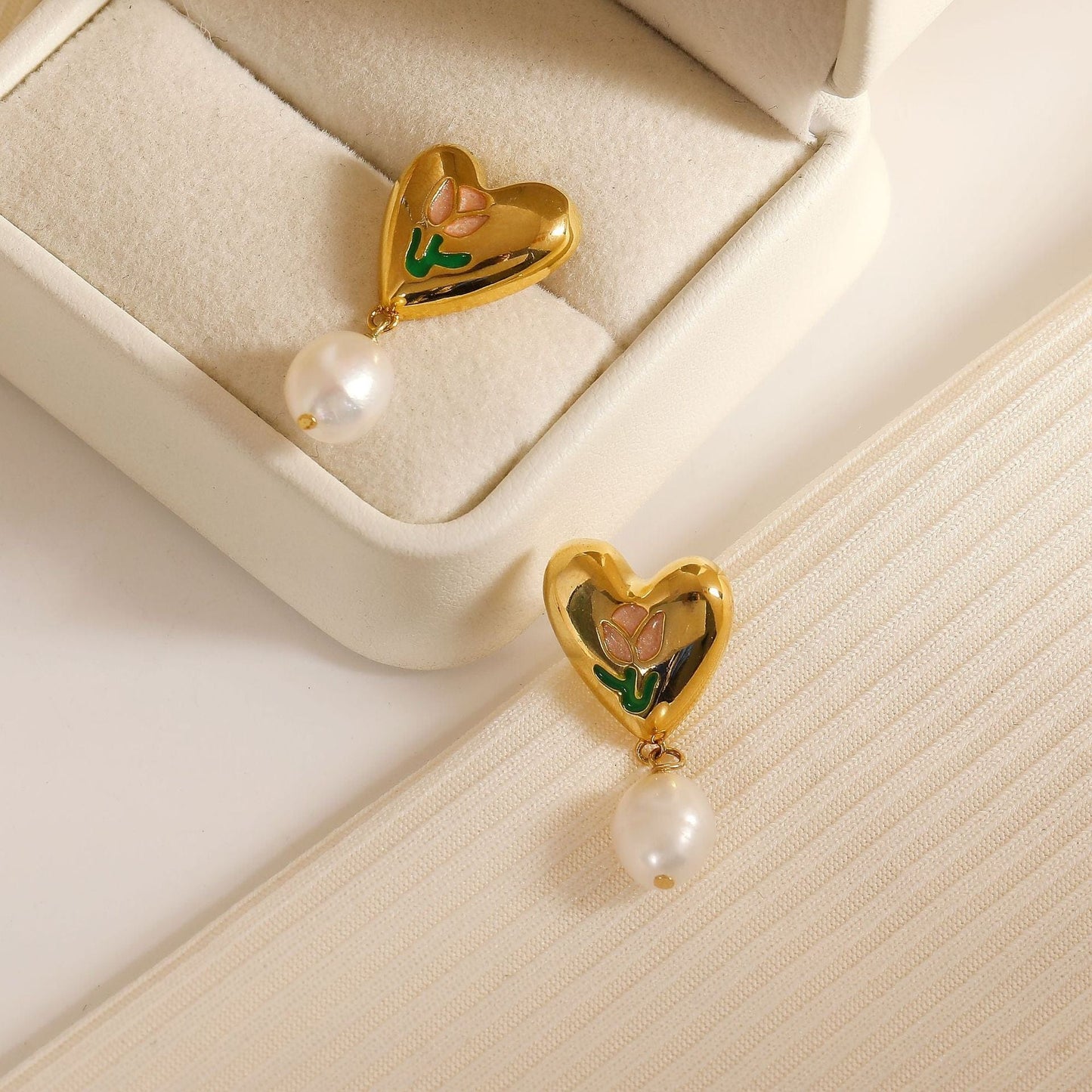 Tulip Heart Pearl Earrings