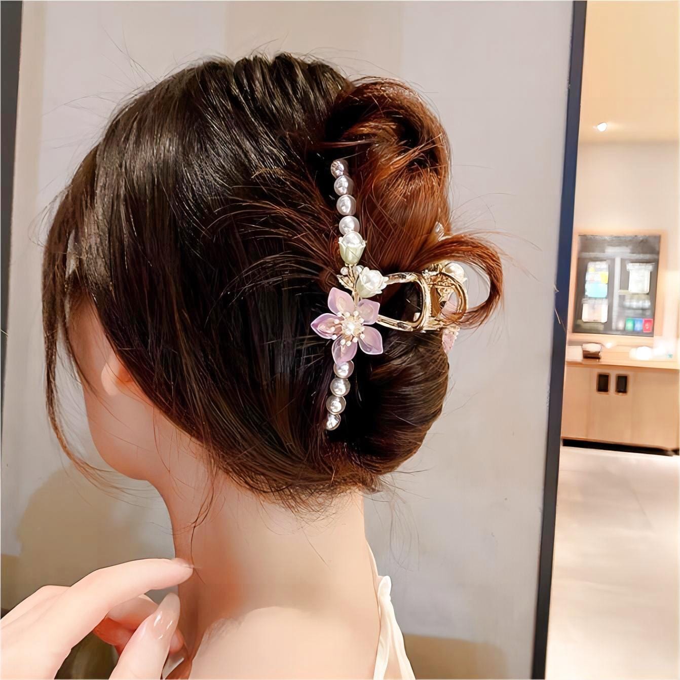 Chic Pearl Chignon Claw Hair Clip