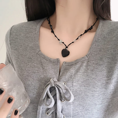 Collier assorti avec pendentif en forme de cœur