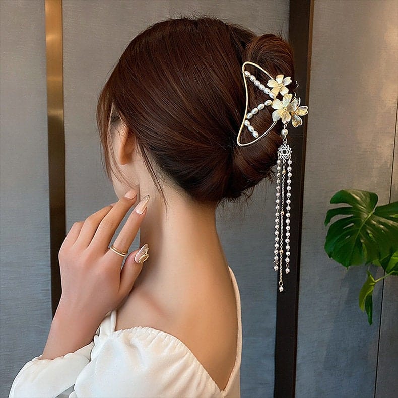 Pearl Chain Butterfly Claw Hair Clip