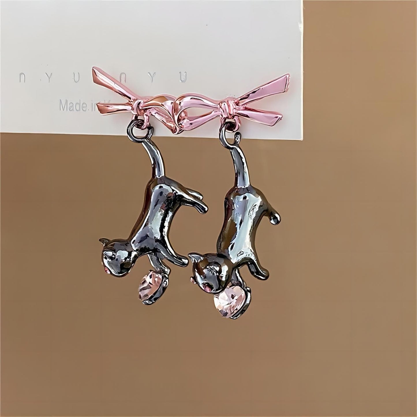 Crystal Heart Ribbon Cat Earrings GEM002