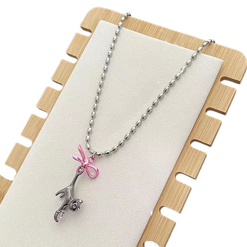 Collier avec pendentif en forme de chat en forme de cœur et ruban GEM003