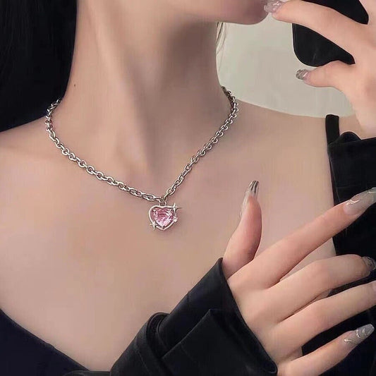 Collier avec pendentif en forme de cœur