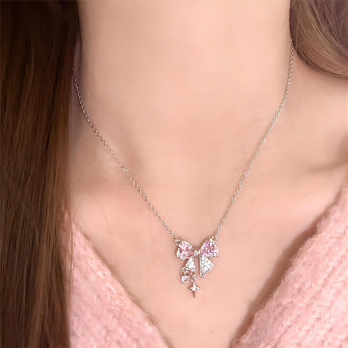 Collier chaîne en cristal avec nœud papillon GEM001