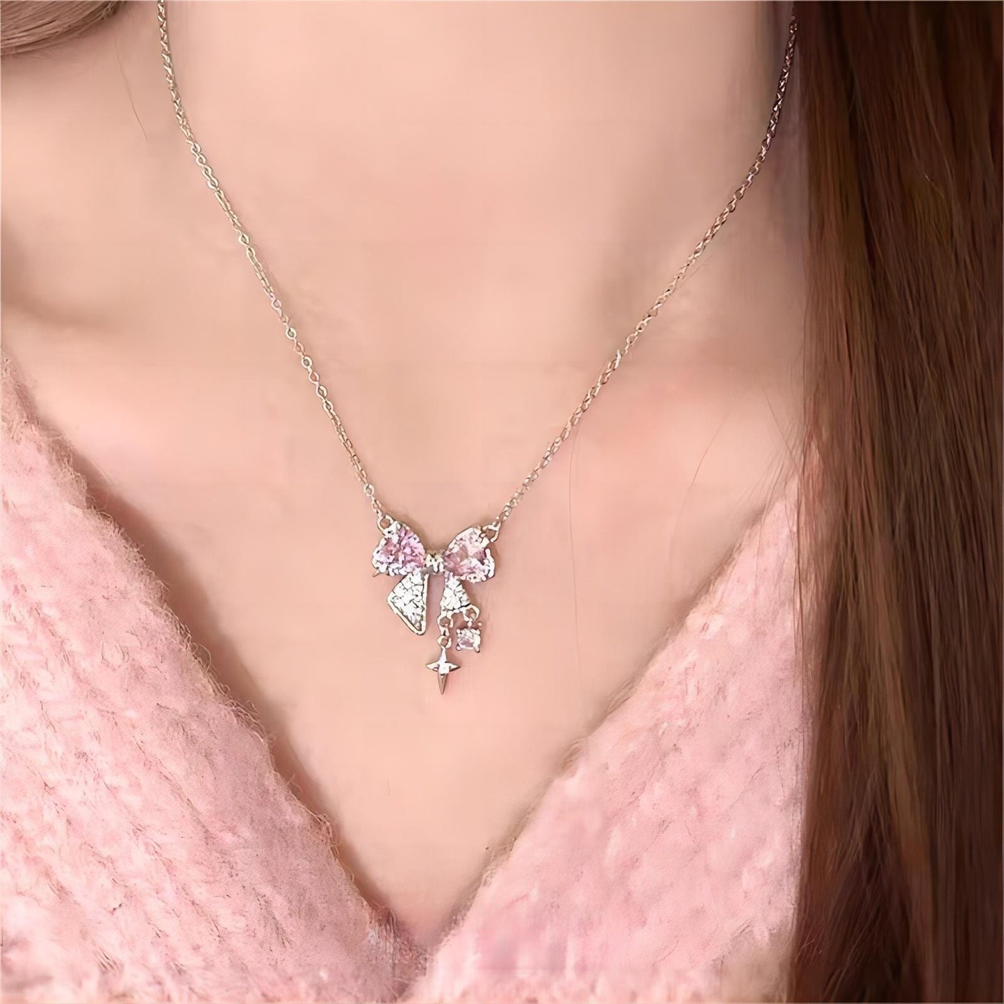 Collier chaîne en cristal avec nœud papillon GEM001