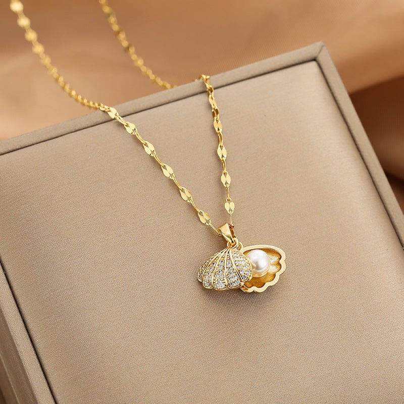 Pearl Shell Pendant Chain Necklace