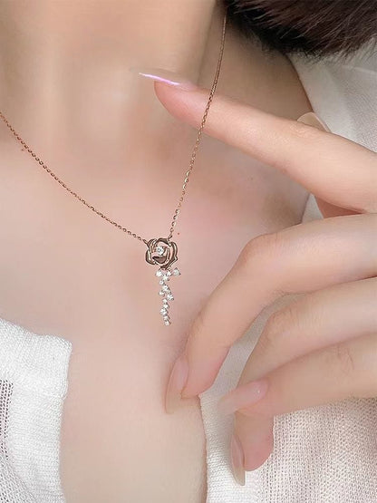 Dainty Rose Necklace