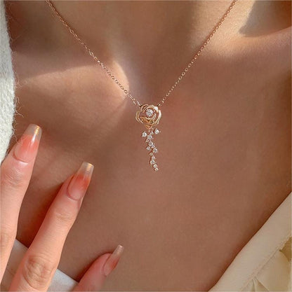 Dainty Rose Necklace