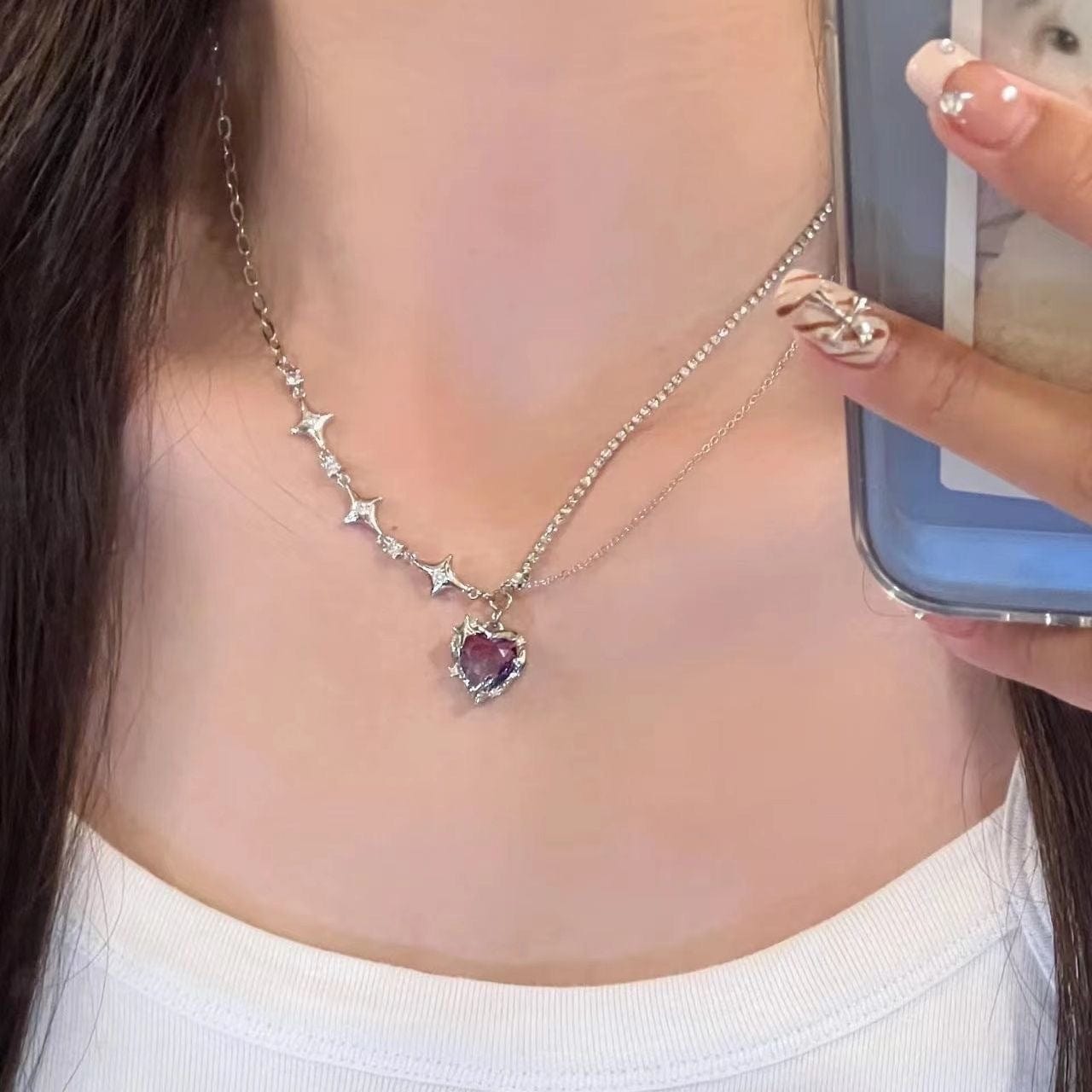 Collier avec pendentif en forme de cœur et d'étoile en cristal violet