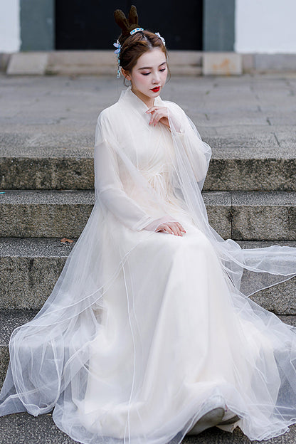 Fairy Sweet Hanfu Gown with Ethereal Cream Tone
