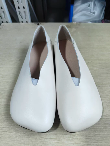 Damen Sommerschuhe aus weichem Leder mit niedrigem Absatz GEM032