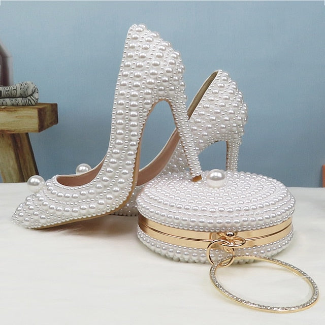 Pearl-Embellished Pearl Stiletto Round Set and Heels White Purse