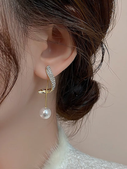 Earrings Detailing Pearl – with Elegant Crystal Gold-Plated