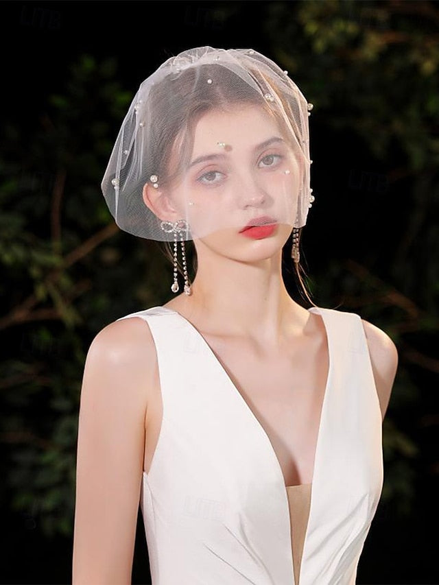 Short with Pearl – Veil and Embellishments Bridal Crystal