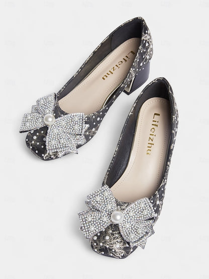 Pearl-Embellished with – and Gold Bow Detail Black Pumps