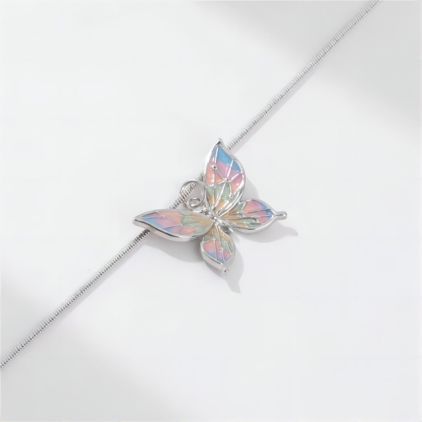 Collier Papillon en émail