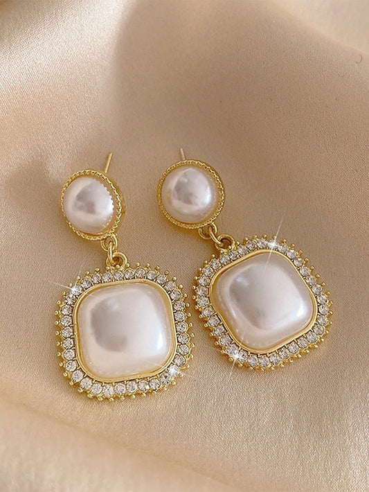 with Pearl – Rhinestone Elegant Detailing Gold-Plated Earrings
